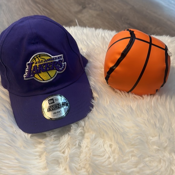 Lakers infant hat - Picture 2 of 4